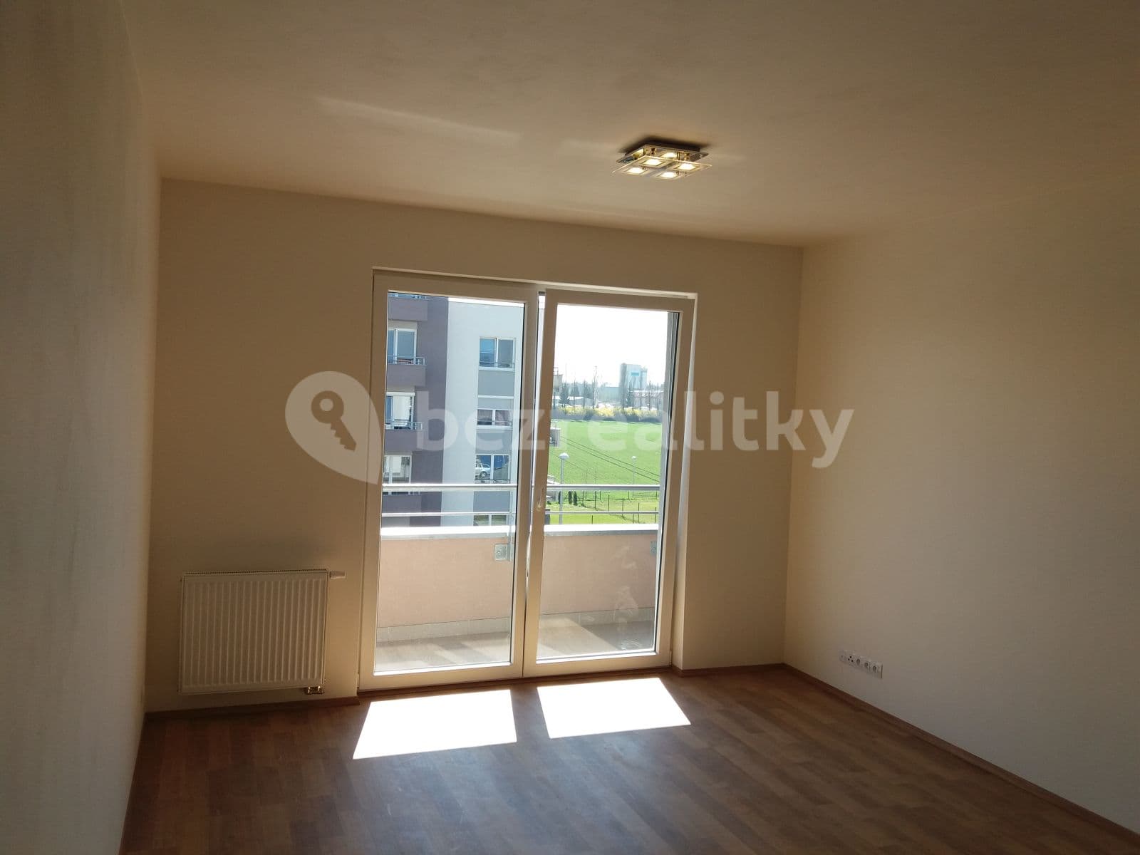 Prenájom bytu 1-izbový 30 m², Hlučkova, Praha, Praha Prenájom bytu 1-izbový 30 m², Hlučkova, Praha, Praha