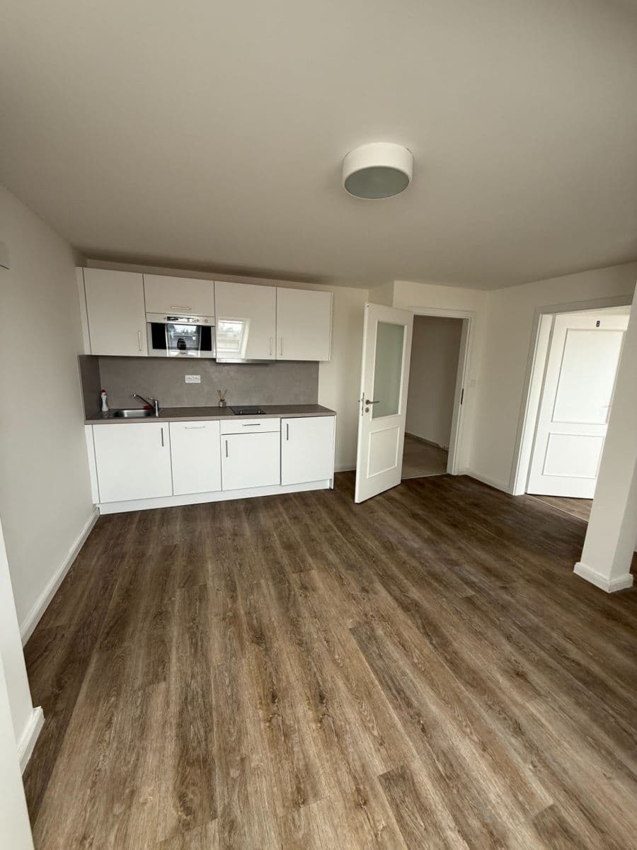 Prenájom bytu 3-izbový 76 m², Petrská, Praha, Praha Prenájom bytu 3-izbový 76 m², Petrská, Praha, Praha