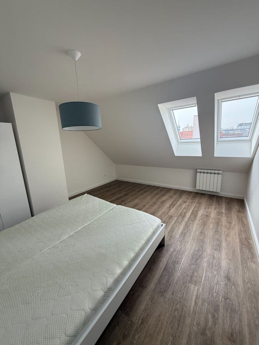 Prenájom bytu 3-izbový 76 m², Petrská, Praha, Praha Prenájom bytu 3-izbový 76 m², Petrská, Praha, Praha