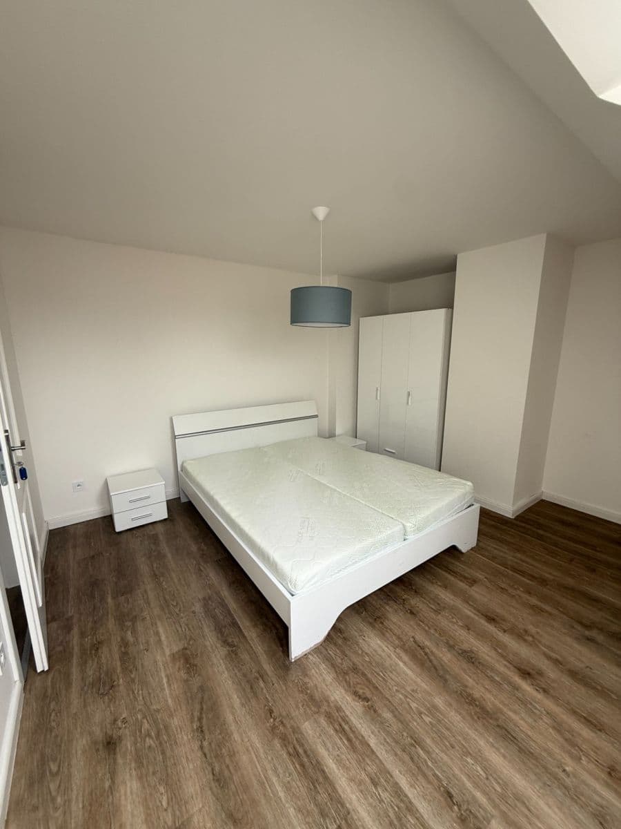 Prenájom bytu 3-izbový 76 m², Petrská, Praha, Praha Prenájom bytu 3-izbový 76 m², Petrská, Praha, Praha