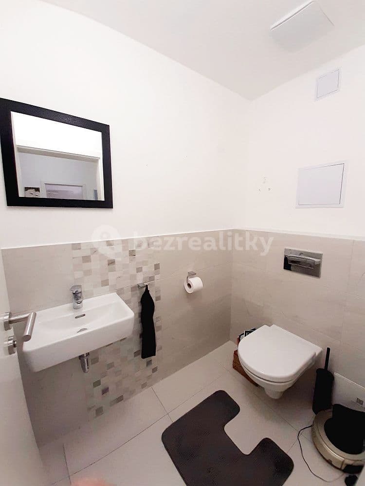 Prenájom bytu 3-izbový 84 m², Nepomuckých, Praha, Praha Prenájom bytu 3-izbový 84 m², Nepomuckých, Praha, Praha