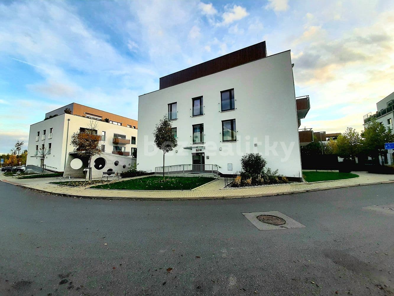 Prenájom bytu 3-izbový 84 m², Nepomuckých, Praha, Praha Prenájom bytu 3-izbový 84 m², Nepomuckých, Praha, Praha