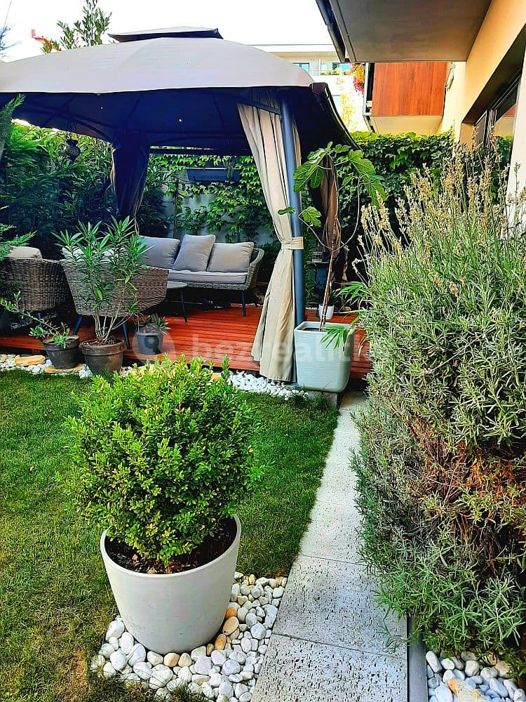 Prenájom bytu 3-izbový 84 m², Nepomuckých, Praha, Praha Prenájom bytu 3-izbový 84 m², Nepomuckých, Praha, Praha