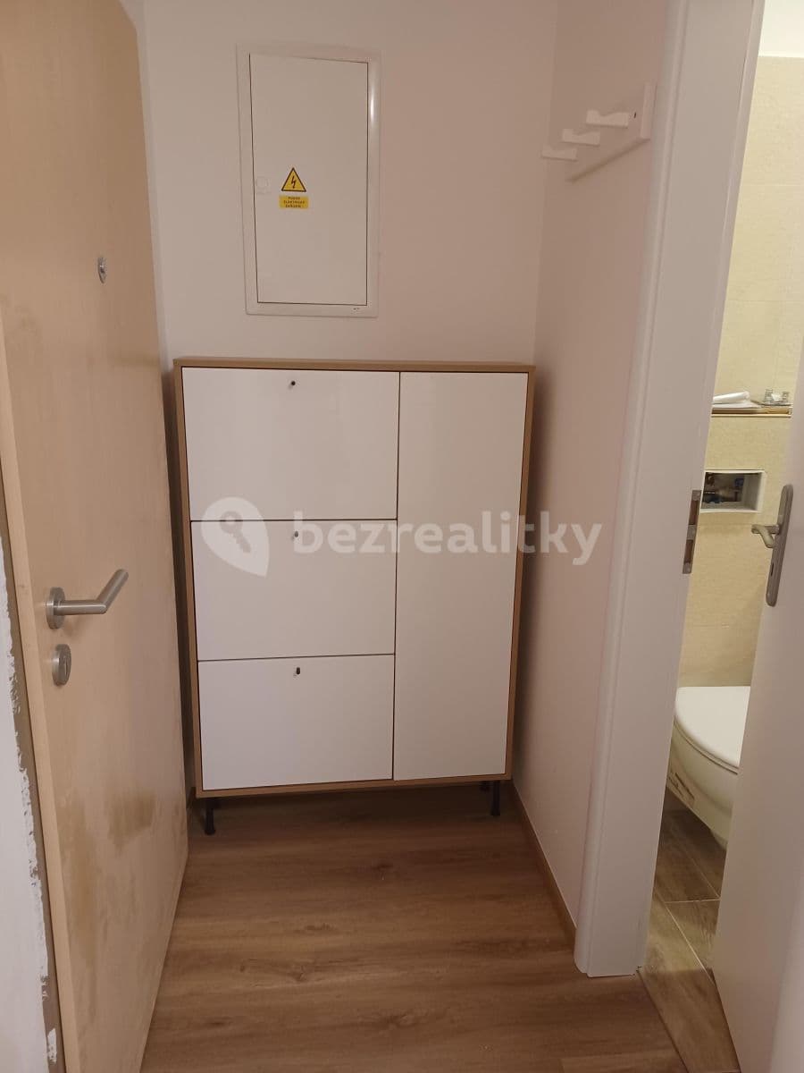 Prenájom bytu Garsoniéra 16 m², Lipanská, Říčany, Středočeský kraj Prenájom bytu Garsoniéra 16 m², Lipanská, Říčany, Středočeský kraj