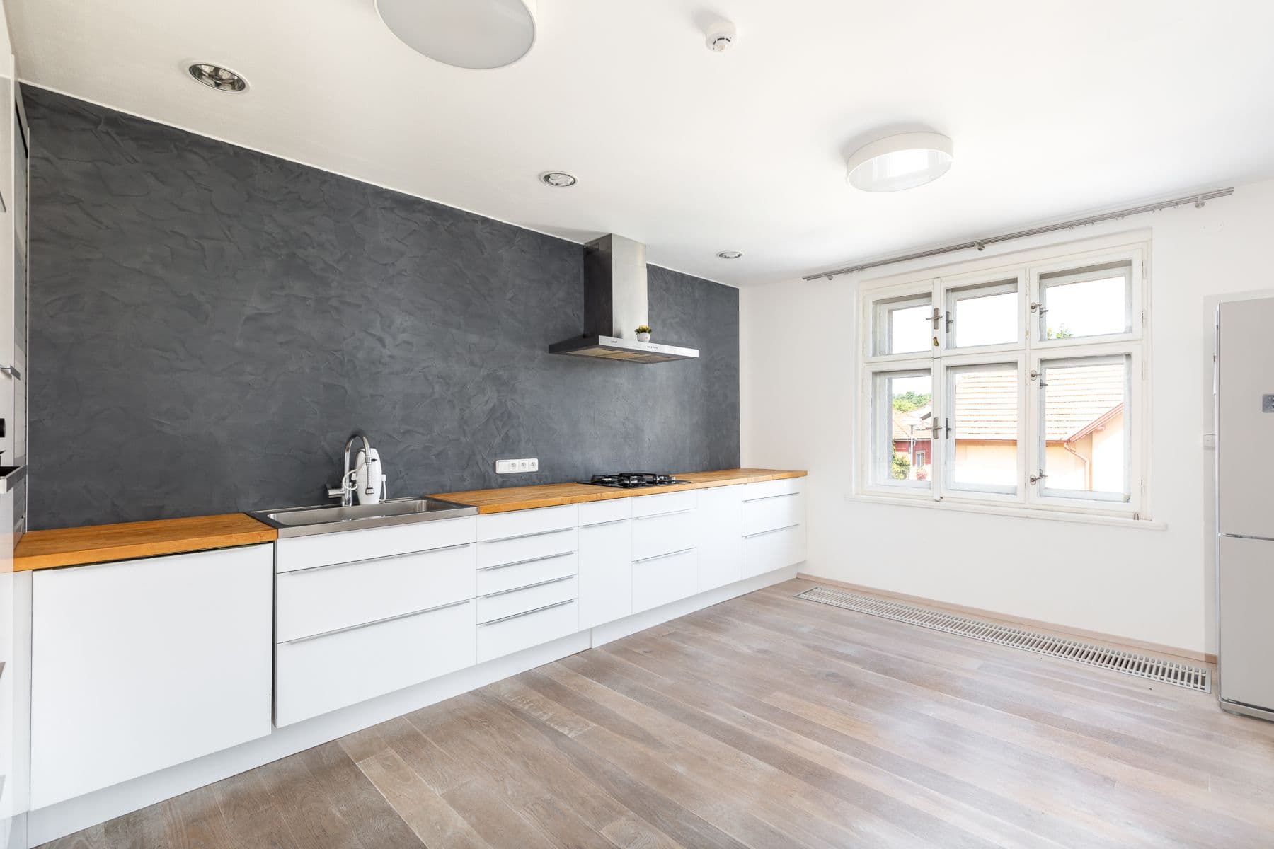 Prenájom bytu 4-izbový 126 m², Vojtěšská, Neratovice, Středočeský kraj Prenájom bytu 4-izbový 126 m², Vojtěšská, Neratovice, Středočeský kraj