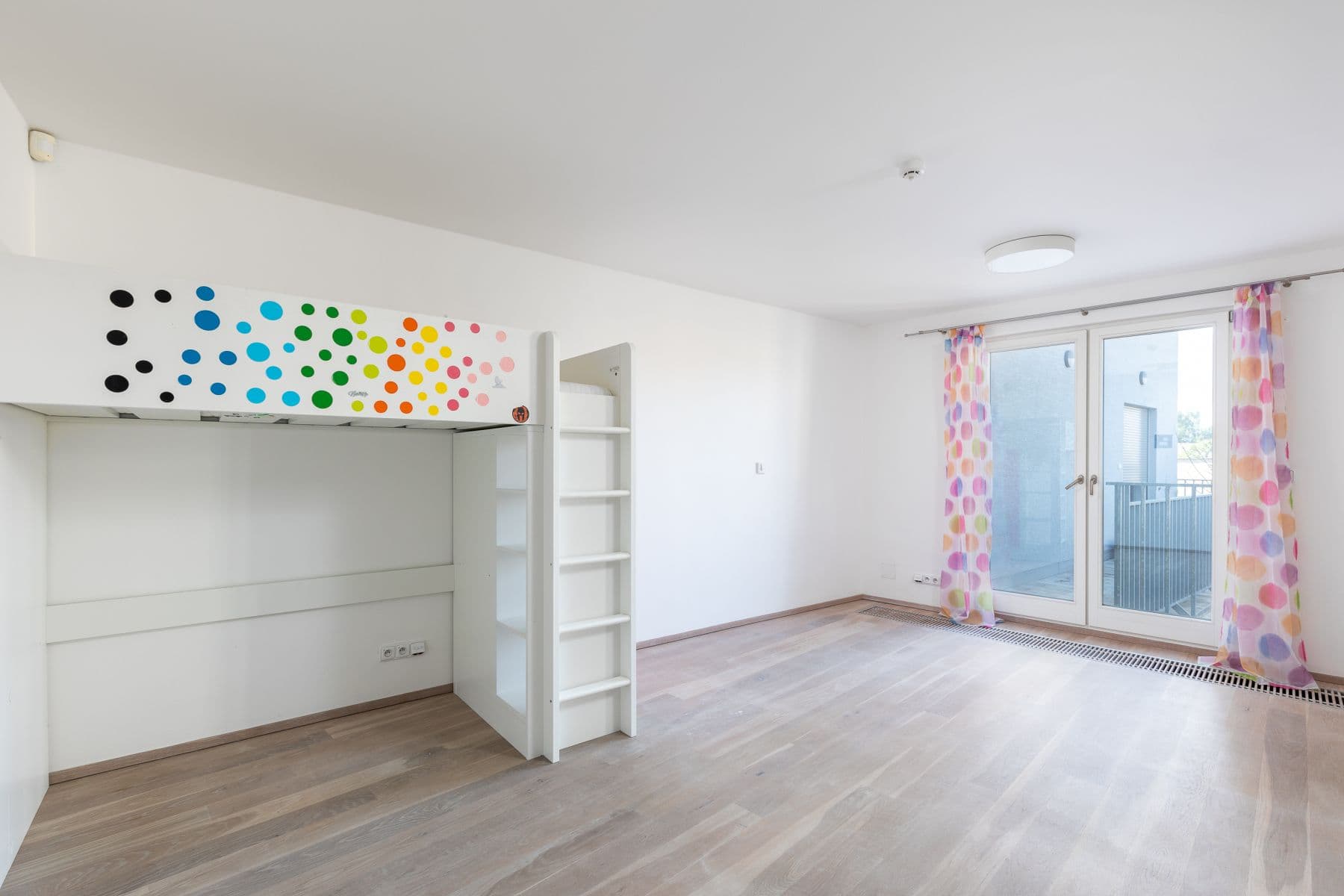 Prenájom bytu 4-izbový 126 m², Vojtěšská, Neratovice, Středočeský kraj Prenájom bytu 4-izbový 126 m², Vojtěšská, Neratovice, Středočeský kraj