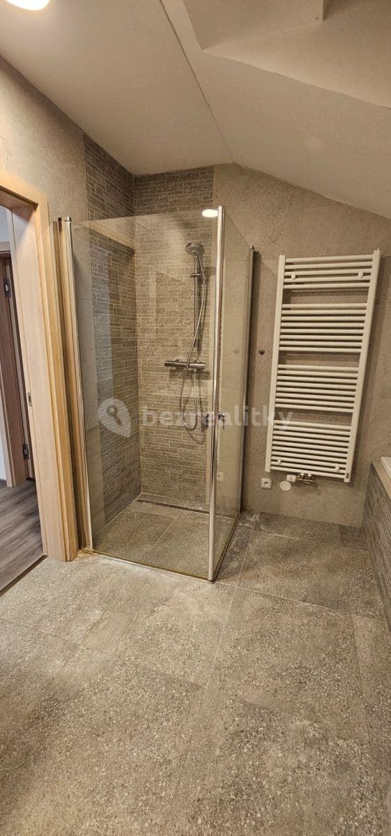 Prenájom bytu 3-izbový 92 m², Vojtěšská, Neratovice, Středočeský kraj Prenájom bytu 3-izbový 92 m², Vojtěšská, Neratovice, Středočeský kraj