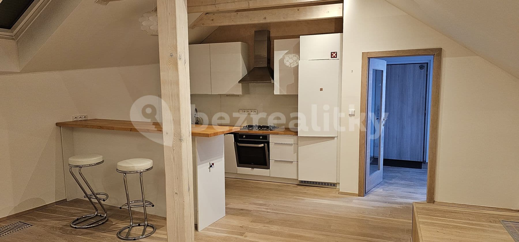 Prenájom bytu 2-izbový 90 m², Vojtěšská, Neratovice, Středočeský kraj Prenájom bytu 2-izbový 90 m², Vojtěšská, Neratovice, Středočeský kraj