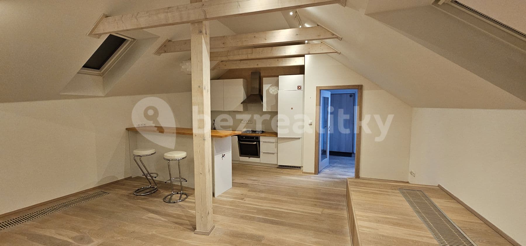 Prenájom bytu 2-izbový 90 m², Vojtěšská, Neratovice, Středočeský kraj Prenájom bytu 2-izbový 90 m², Vojtěšská, Neratovice, Středočeský kraj