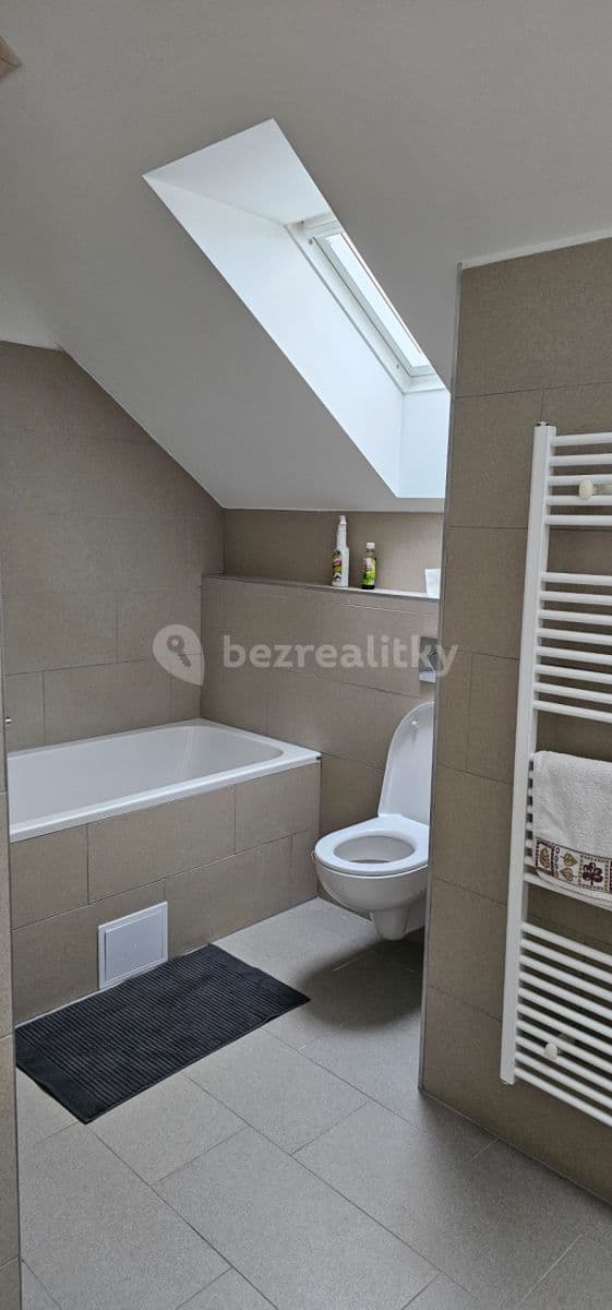 Prenájom bytu 2-izbový 90 m², Vojtěšská, Neratovice, Středočeský kraj Prenájom bytu 2-izbový 90 m², Vojtěšská, Neratovice, Středočeský kraj