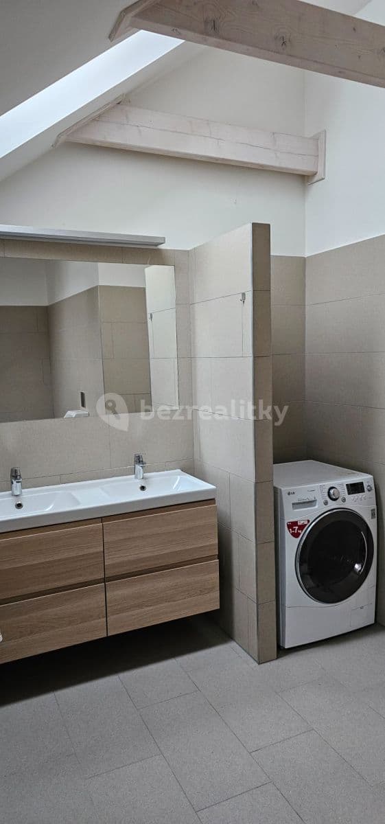 Prenájom bytu 2-izbový 90 m², Vojtěšská, Neratovice, Středočeský kraj Prenájom bytu 2-izbový 90 m², Vojtěšská, Neratovice, Středočeský kraj