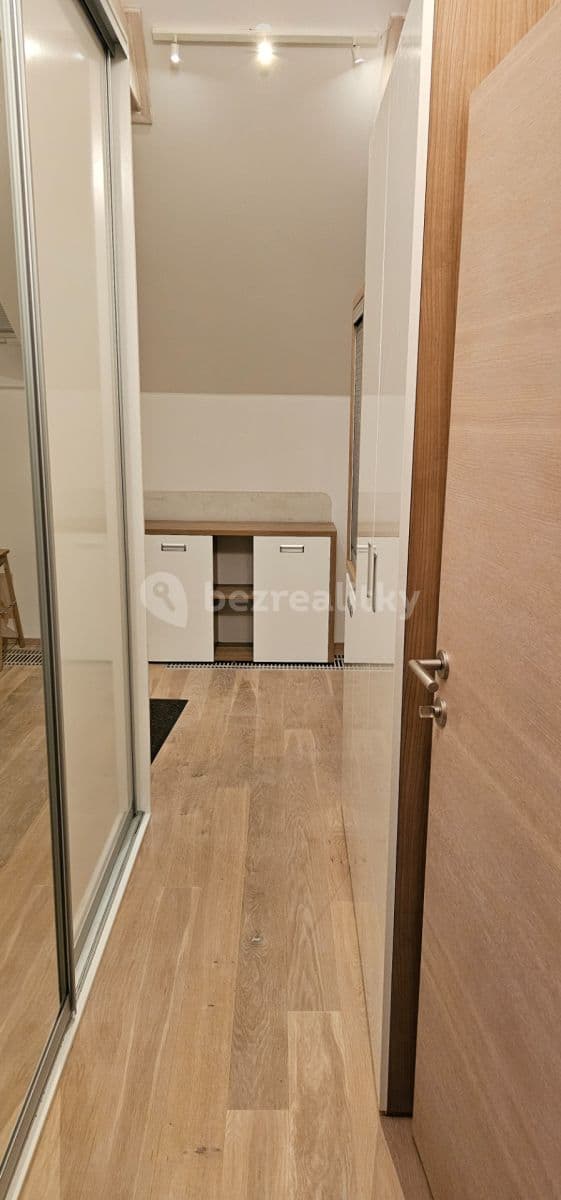 Prenájom bytu 2-izbový 90 m², Vojtěšská, Neratovice, Středočeský kraj Prenájom bytu 2-izbový 90 m², Vojtěšská, Neratovice, Středočeský kraj