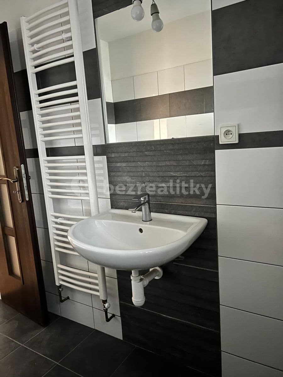 Prenájom bytu 1-izbový 45 m², 28. října, Ostrava, Moravskoslezský kraj Prenájom bytu 1-izbový 45 m², 28. října, Ostrava, Moravskoslezský kraj