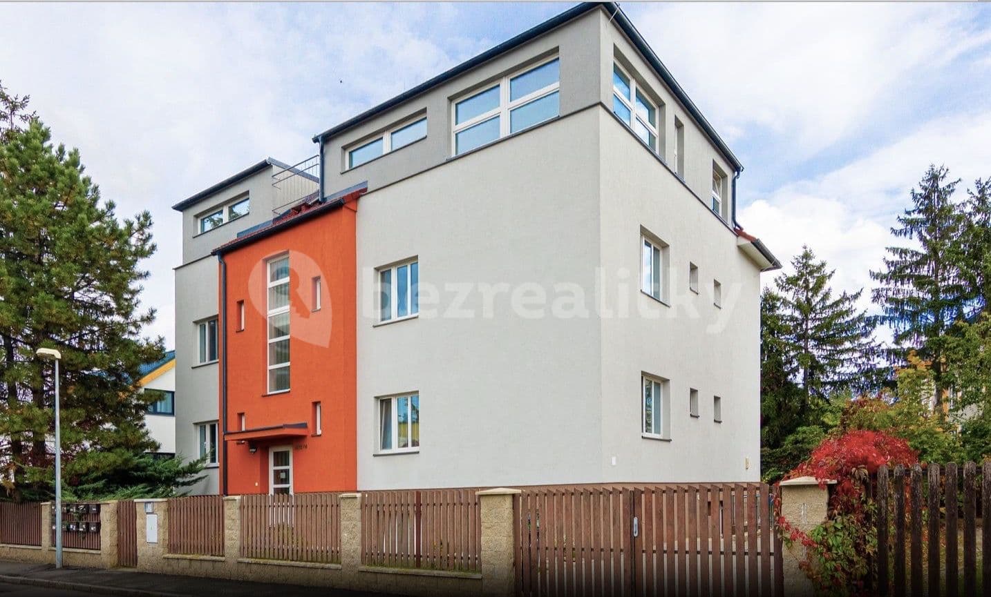 Prenájom bytu 2-izbový 47 m², Prusická, Praha, Praha Prenájom bytu 2-izbový 47 m², Prusická, Praha, Praha