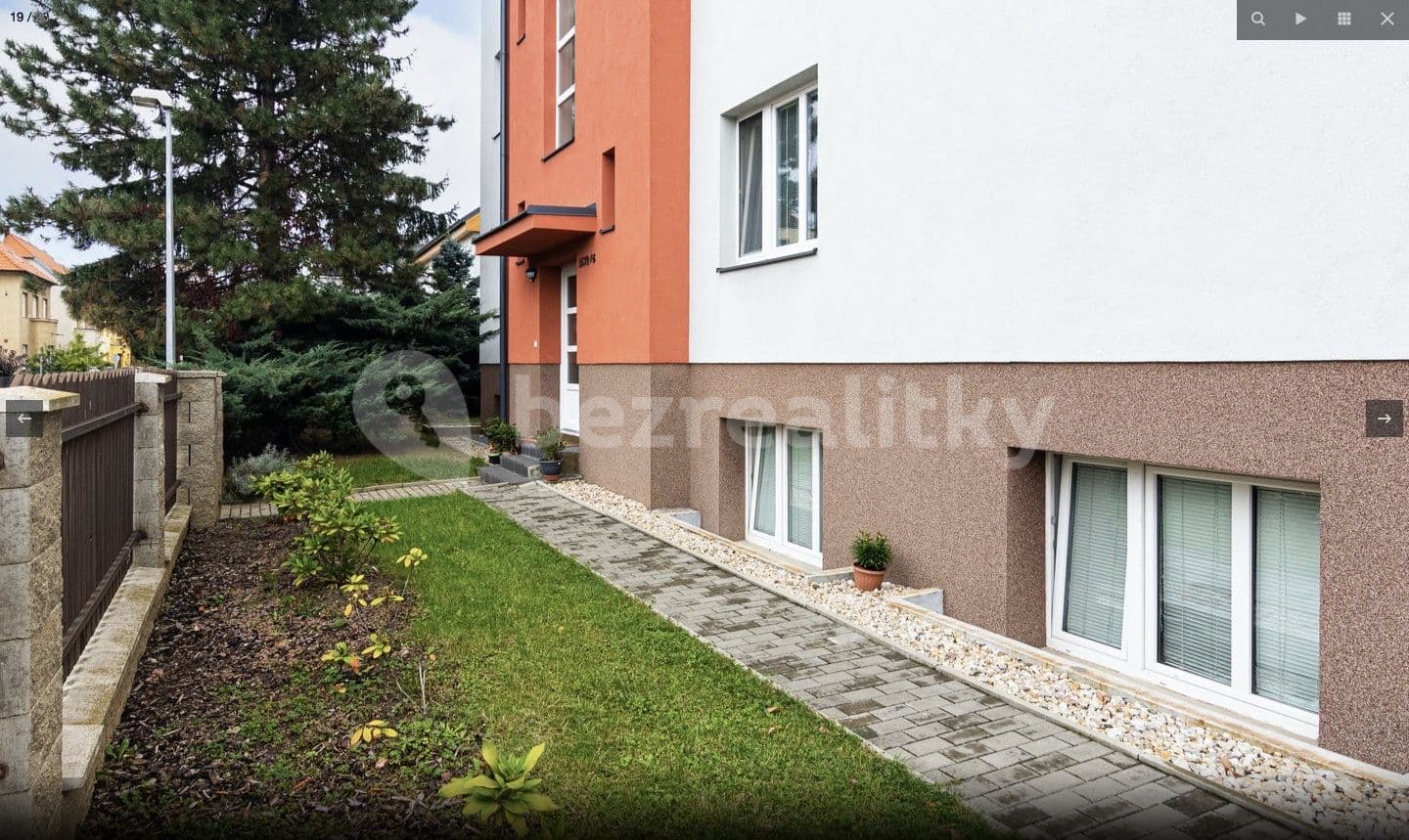 Prenájom bytu 2-izbový 47 m², Prusická, Praha, Praha Prenájom bytu 2-izbový 47 m², Prusická, Praha, Praha