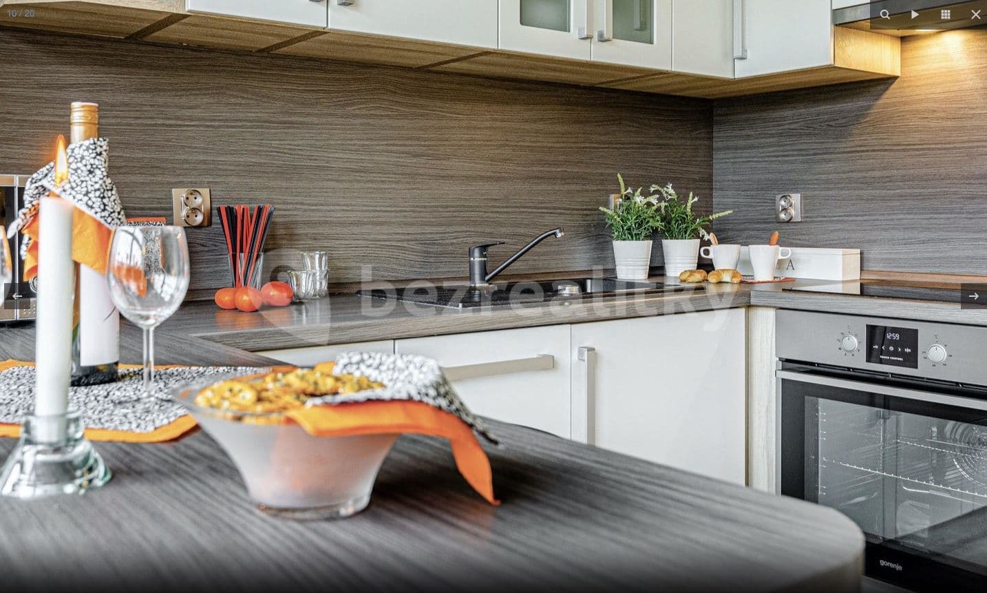 Prenájom bytu 2-izbový 47 m², Prusická, Praha, Praha Prenájom bytu 2-izbový 47 m², Prusická, Praha, Praha