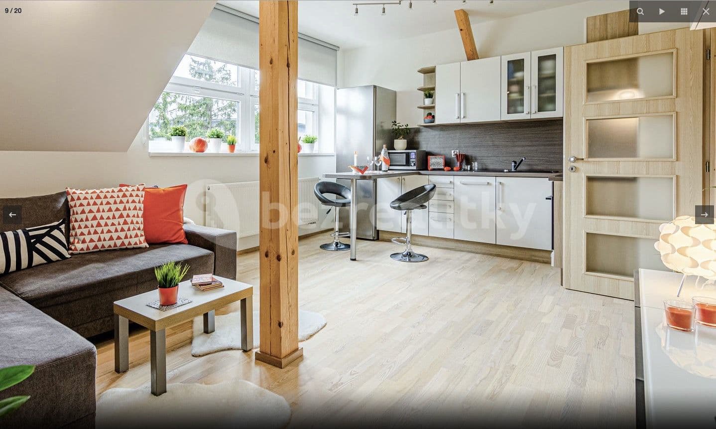 Prenájom bytu 2-izbový 47 m², Prusická, Praha, Praha Prenájom bytu 2-izbový 47 m², Prusická, Praha, Praha