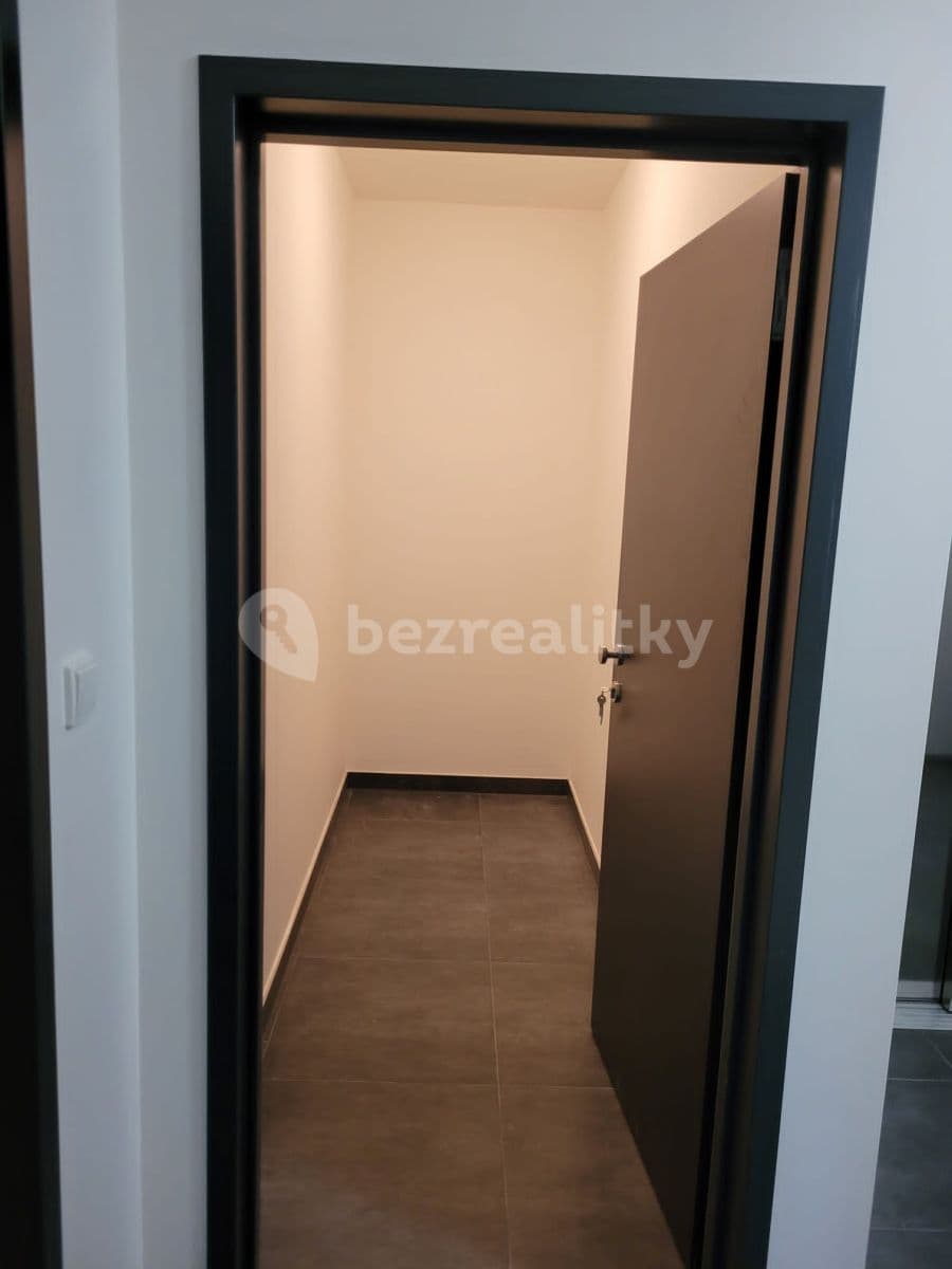 Prenájom bytu 1-izbový 31 m², U Nového dvora, Praha, Praha Prenájom bytu 1-izbový 31 m², U Nového dvora, Praha, Praha