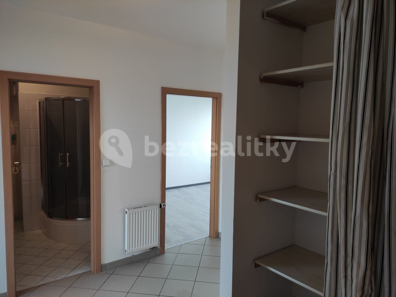 Prenájom bytu 3-izbový 80 m², Teplická, Praha, Praha Prenájom bytu 3-izbový 80 m², Teplická, Praha, Praha
