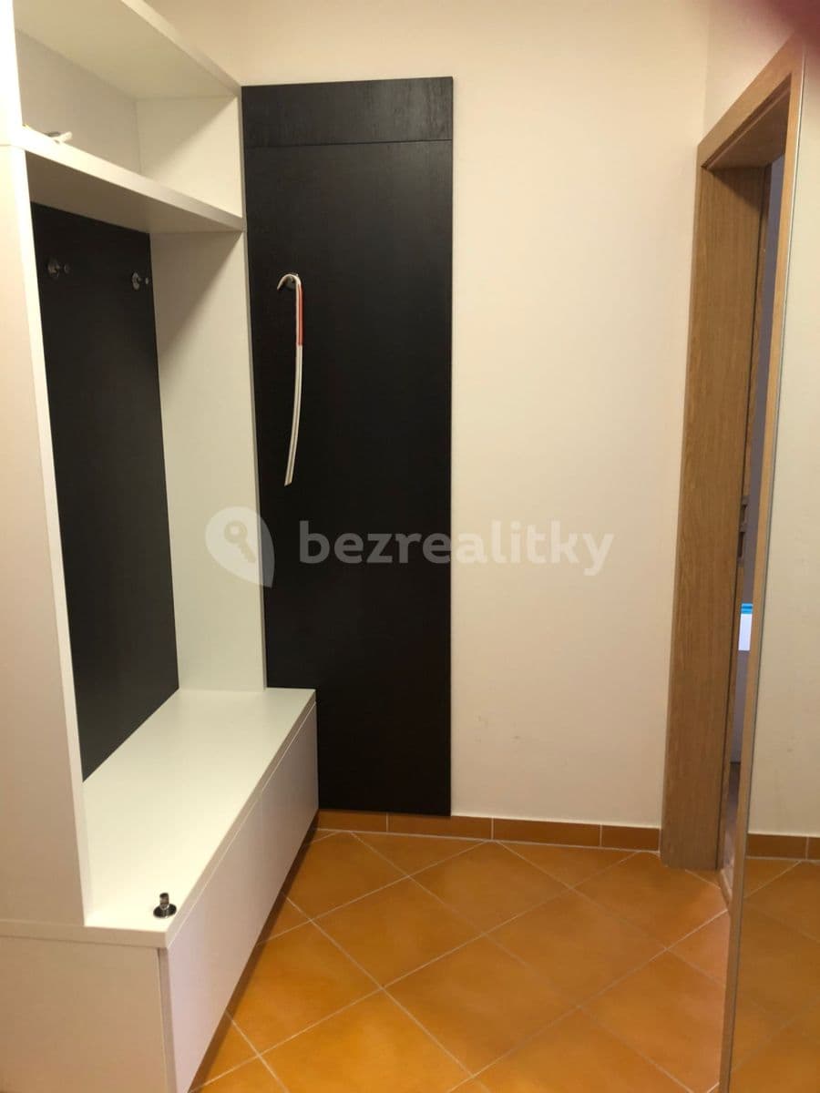 Prenájom bytu 2-izbový 55 m², Hugo Haase, Praha, Praha Prenájom bytu 2-izbový 55 m², Hugo Haase, Praha, Praha
