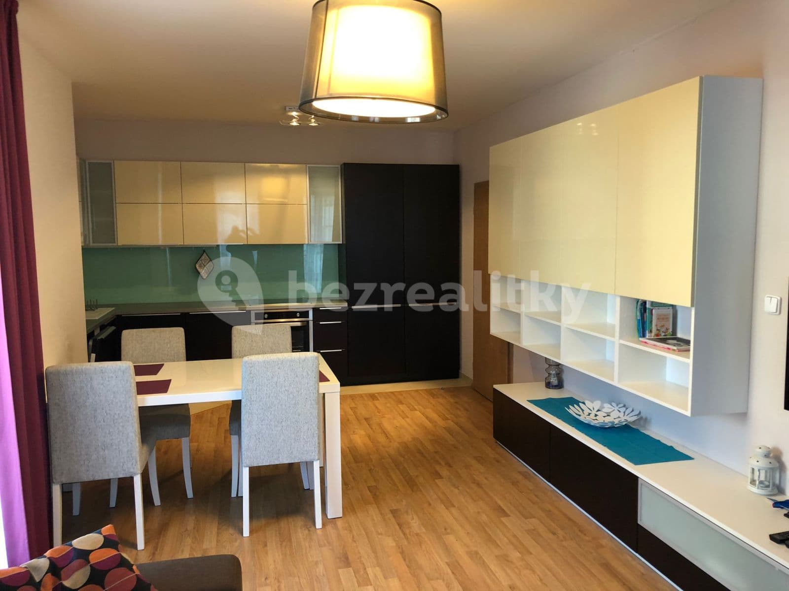 Prenájom bytu 2-izbový 55 m², Hugo Haase, Praha, Praha Prenájom bytu 2-izbový 55 m², Hugo Haase, Praha, Praha