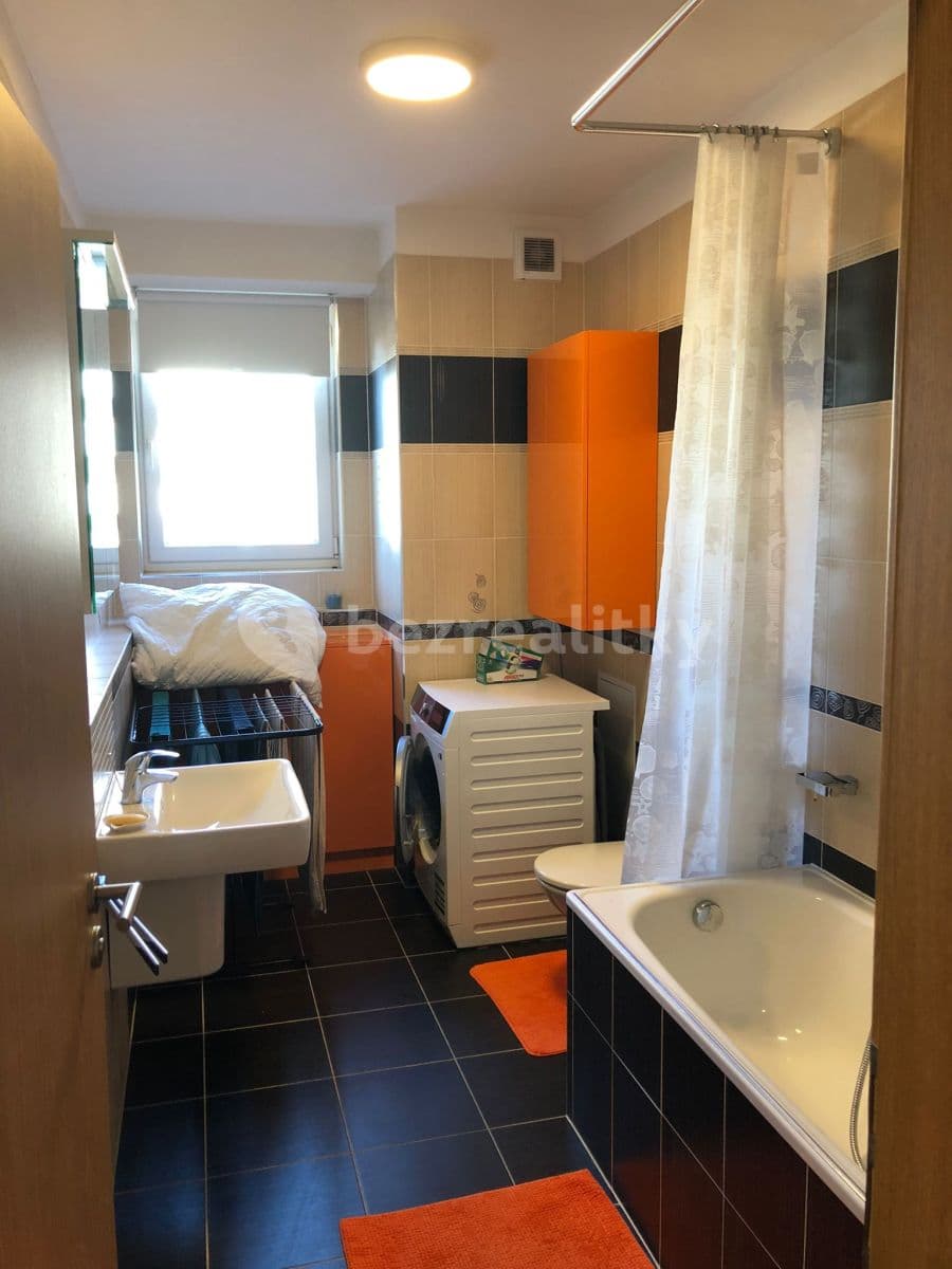 Prenájom bytu 2-izbový 55 m², Hugo Haase, Praha, Praha Prenájom bytu 2-izbový 55 m², Hugo Haase, Praha, Praha