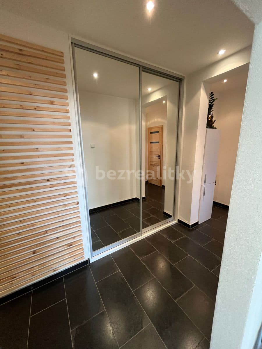 Prenájom bytu 2-izbový 70 m², Sečská, Praha, Praha Prenájom bytu 2-izbový 70 m², Sečská, Praha, Praha