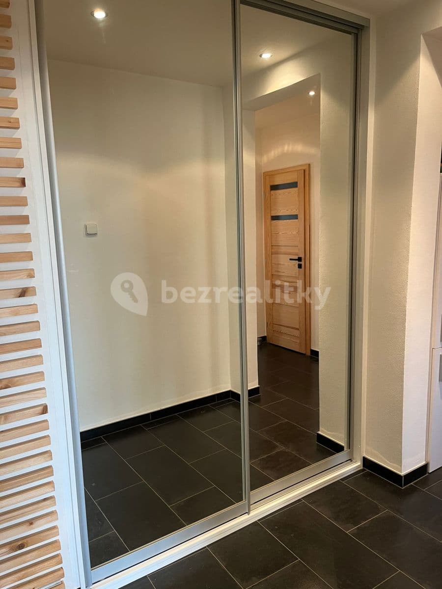 Prenájom bytu 2-izbový 70 m², Sečská, Praha, Praha Prenájom bytu 2-izbový 70 m², Sečská, Praha, Praha
