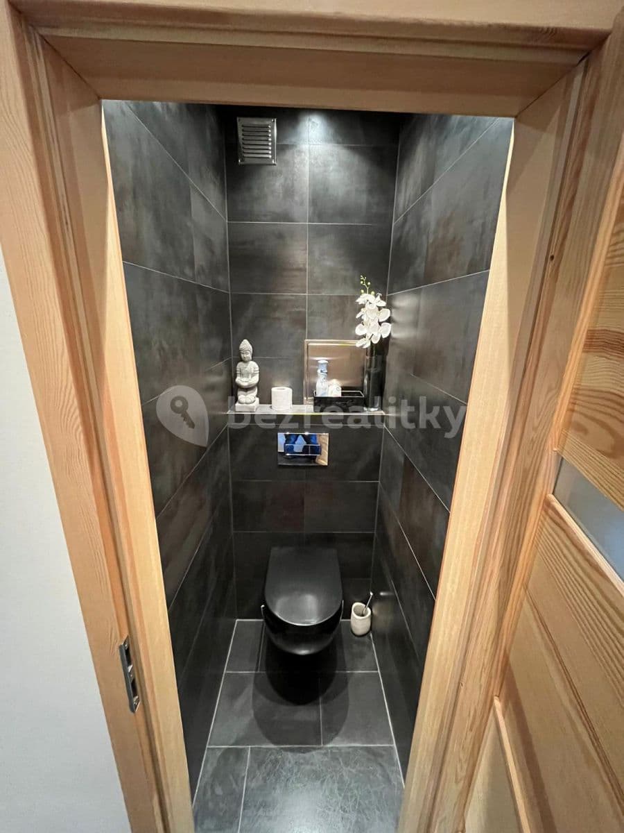 Prenájom bytu 2-izbový 70 m², Sečská, Praha, Praha Prenájom bytu 2-izbový 70 m², Sečská, Praha, Praha