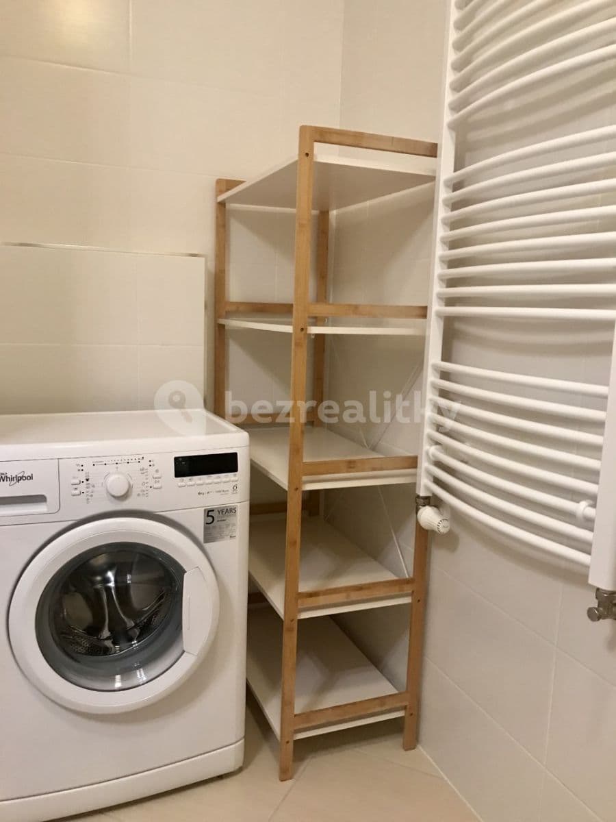 Prenájom bytu 1-izbový 35 m², náměstí Junkových, Praha, Praha Prenájom bytu 1-izbový 35 m², náměstí Junkových, Praha, Praha