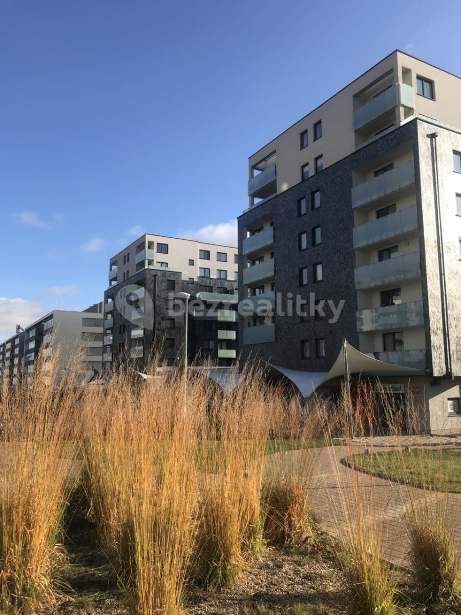 Prenájom bytu 1-izbový 35 m², náměstí Junkových, Praha, Praha Prenájom bytu 1-izbový 35 m², náměstí Junkových, Praha, Praha