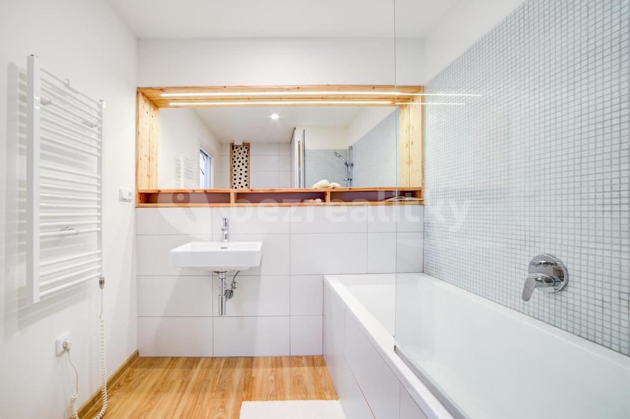 Prenájom bytu 2-izbový 53 m², 22. dubna, Mikulov, Jihomoravský kraj Prenájom bytu 2-izbový 53 m², 22. dubna, Mikulov, Jihomoravský kraj