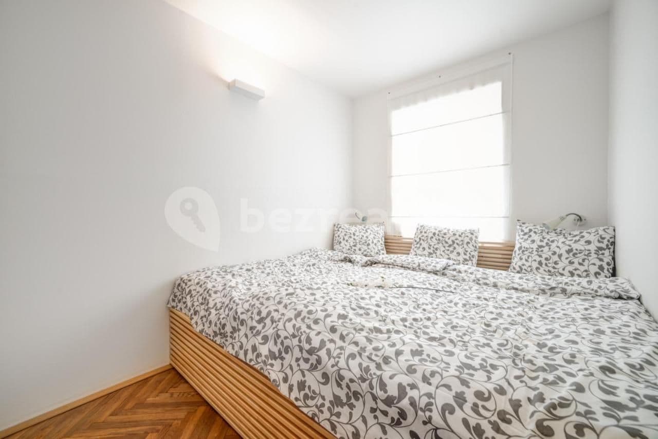 Prenájom bytu 2-izbový 53 m², 22. dubna, Mikulov, Jihomoravský kraj Prenájom bytu 2-izbový 53 m², 22. dubna, Mikulov, Jihomoravský kraj