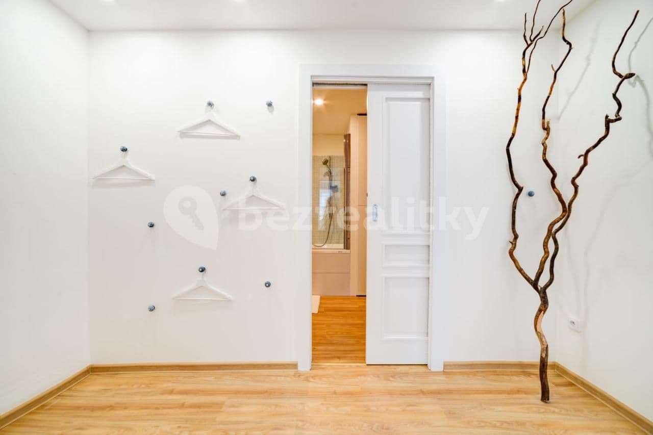 Prenájom bytu 2-izbový 53 m², 22. dubna, Mikulov, Jihomoravský kraj Prenájom bytu 2-izbový 53 m², 22. dubna, Mikulov, Jihomoravský kraj