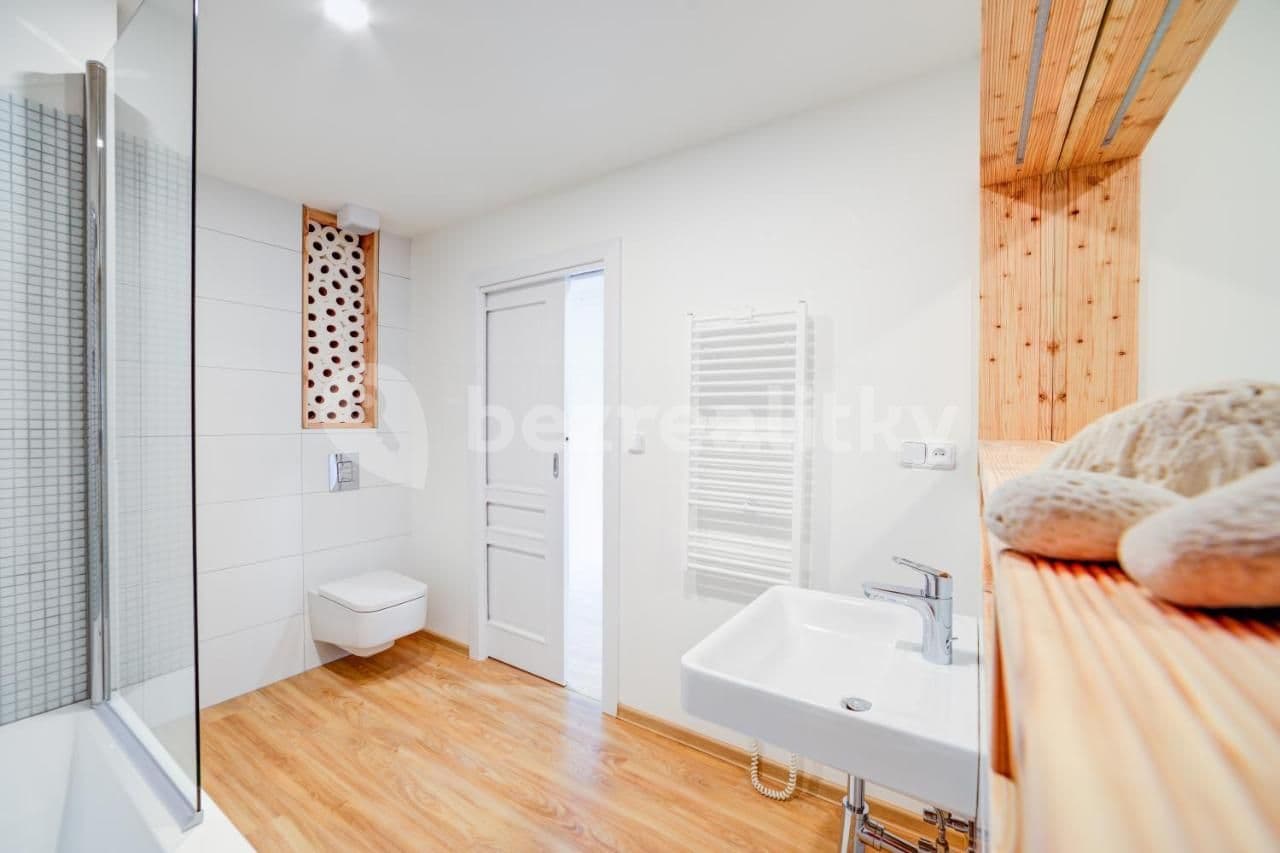 Prenájom bytu 2-izbový 53 m², 22. dubna, Mikulov, Jihomoravský kraj Prenájom bytu 2-izbový 53 m², 22. dubna, Mikulov, Jihomoravský kraj