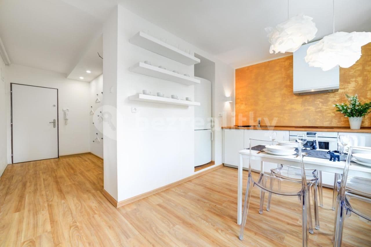 Prenájom bytu 2-izbový 53 m², 22. dubna, Mikulov, Jihomoravský kraj Prenájom bytu 2-izbový 53 m², 22. dubna, Mikulov, Jihomoravský kraj