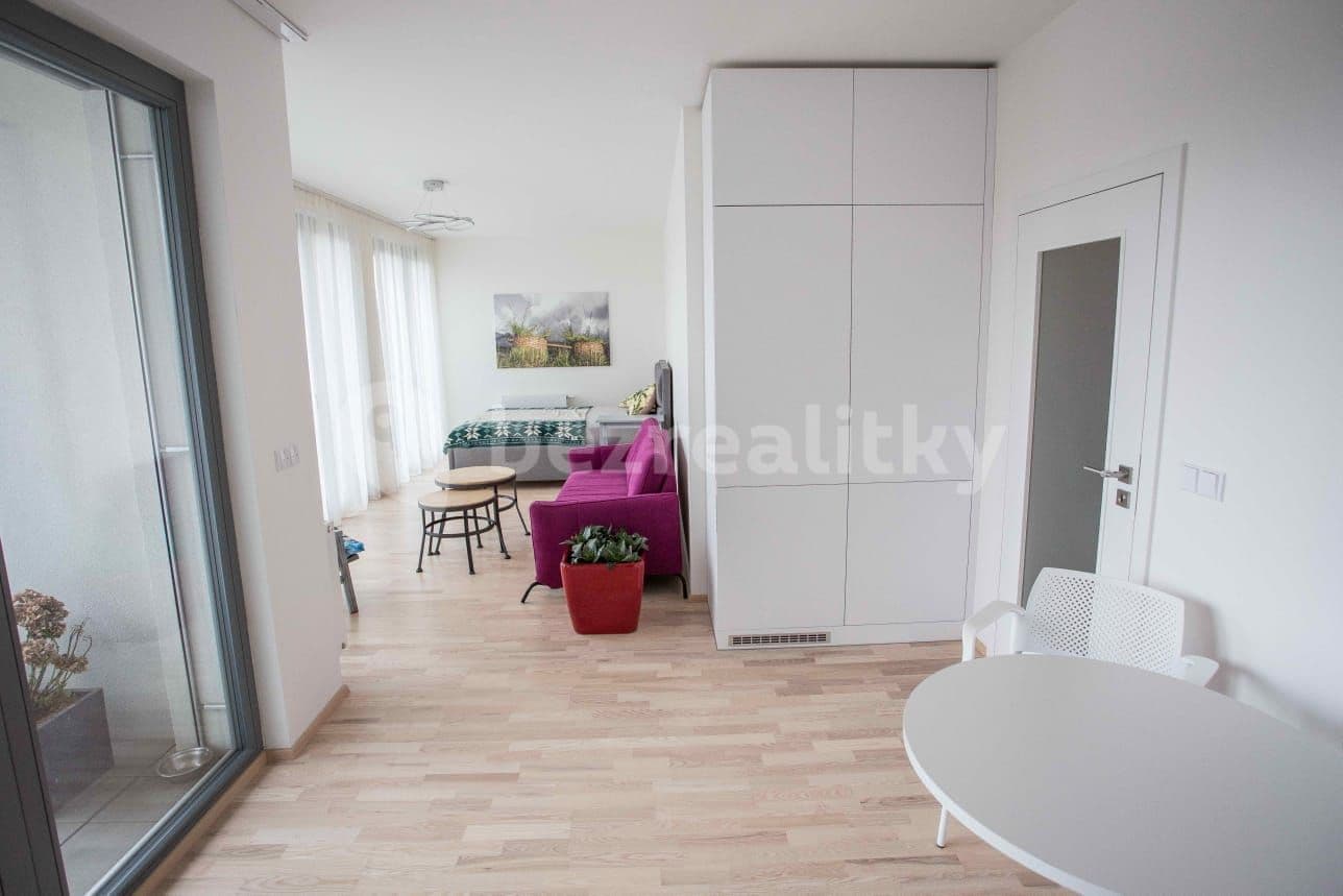 Prenájom bytu 1-izbový 47 m², U Mlýnského kanálu, Praha, Praha Prenájom bytu 1-izbový 47 m², U Mlýnského kanálu, Praha, Praha