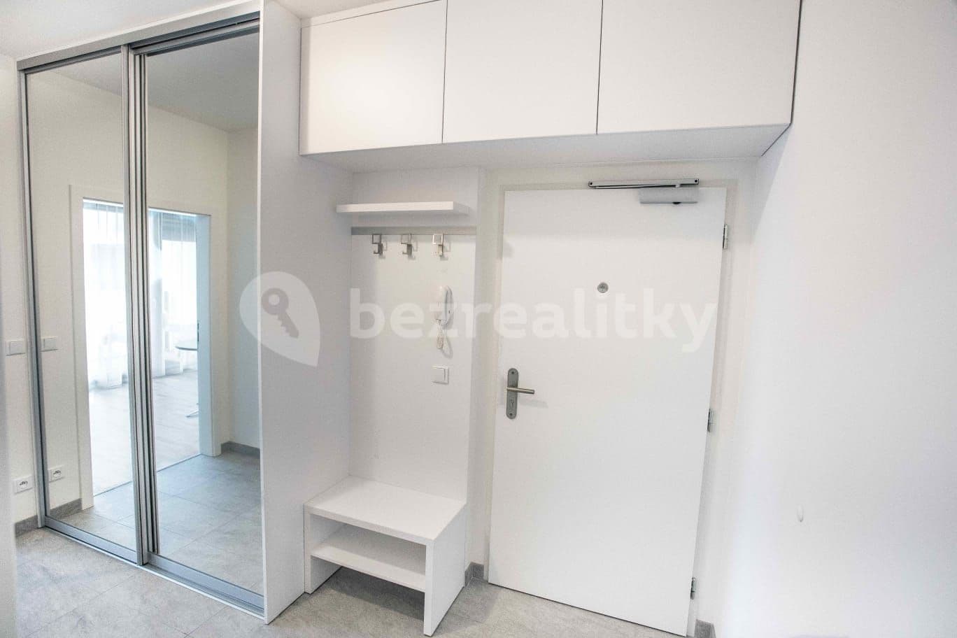 Prenájom bytu 1-izbový 47 m², U Mlýnského kanálu, Praha, Praha Prenájom bytu 1-izbový 47 m², U Mlýnského kanálu, Praha, Praha