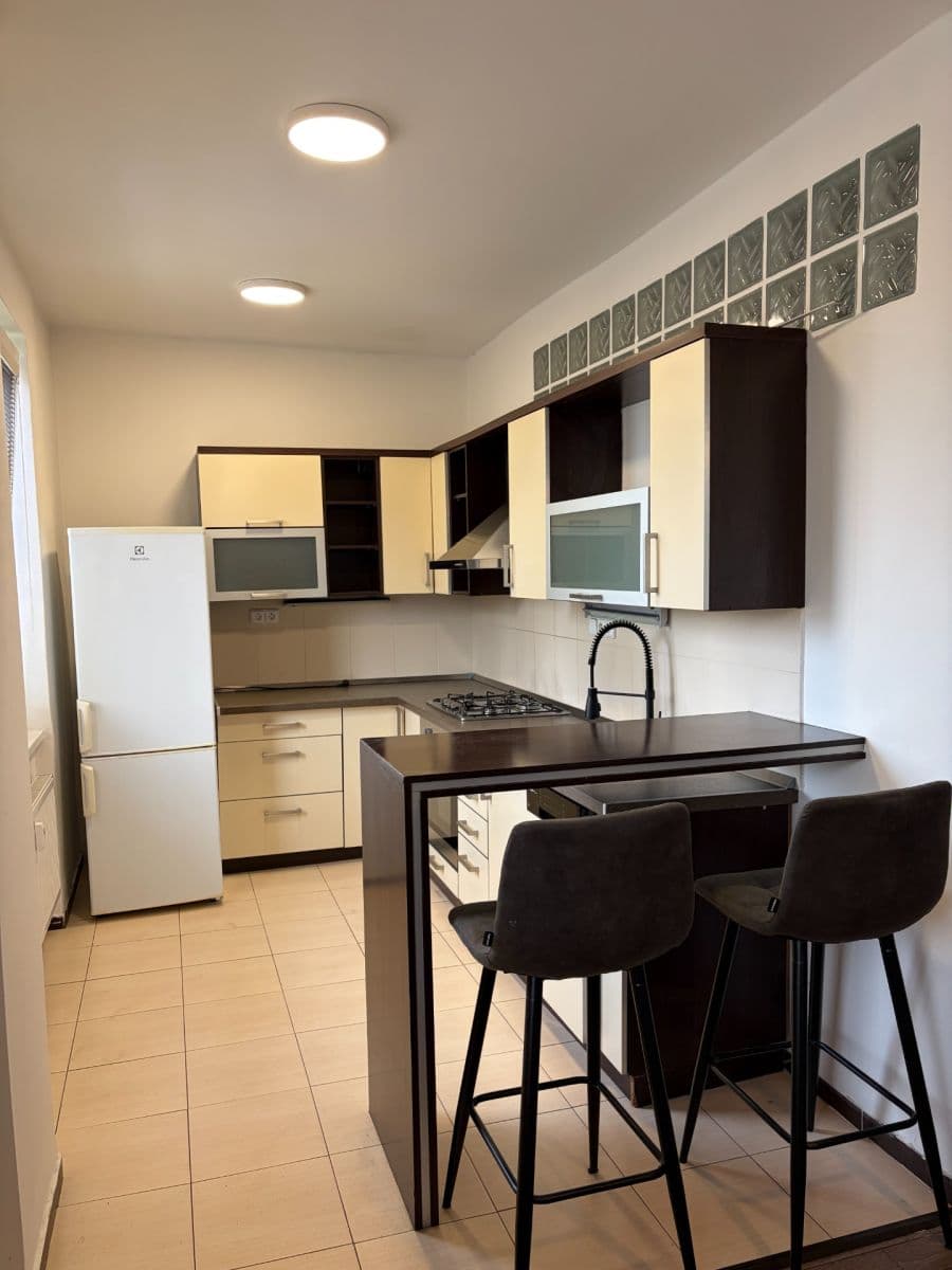 Prenájom bytu 2-izbový 55 m², Jihlavská, Praha, Praha Prenájom bytu 2-izbový 55 m², Jihlavská, Praha, Praha