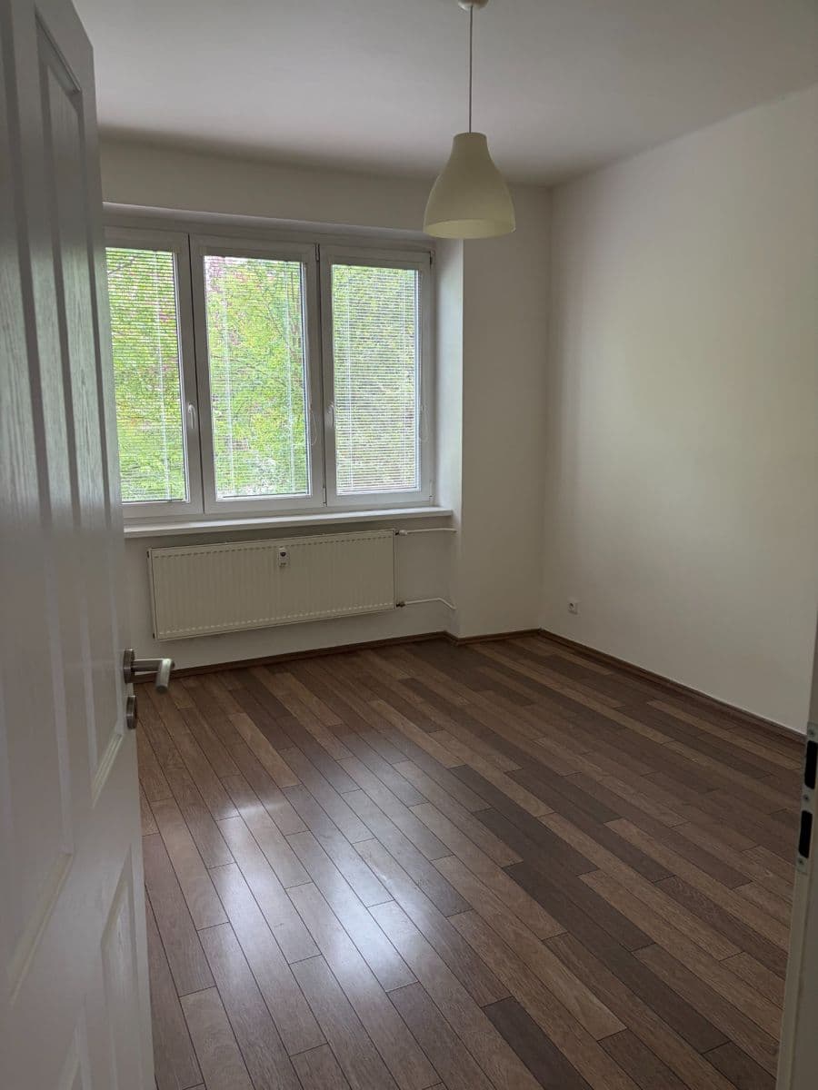Prenájom bytu 2-izbový 55 m², Jihlavská, Praha, Praha Prenájom bytu 2-izbový 55 m², Jihlavská, Praha, Praha