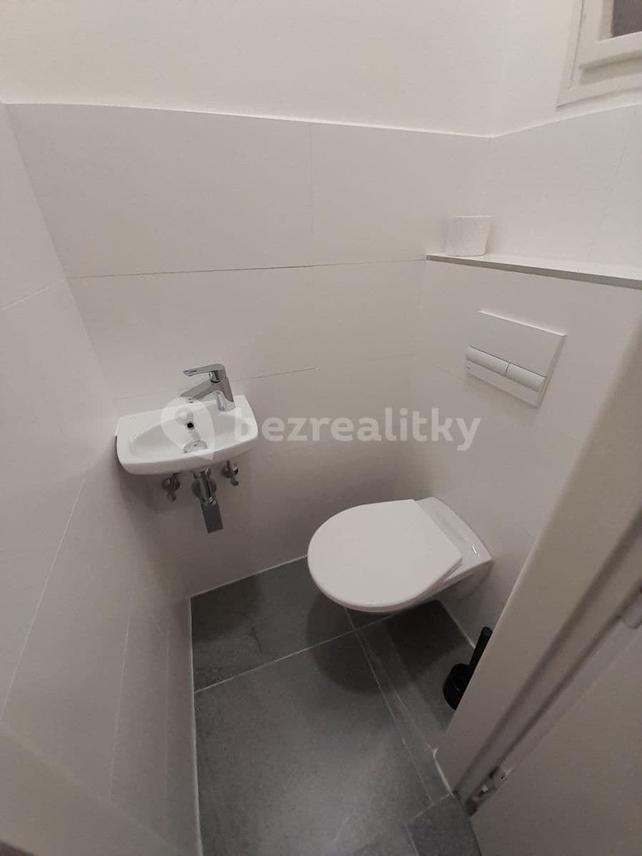 Prenájom bytu 1-izbový 30 m², Počátecká, Praha, Praha Prenájom bytu 1-izbový 30 m², Počátecká, Praha, Praha
