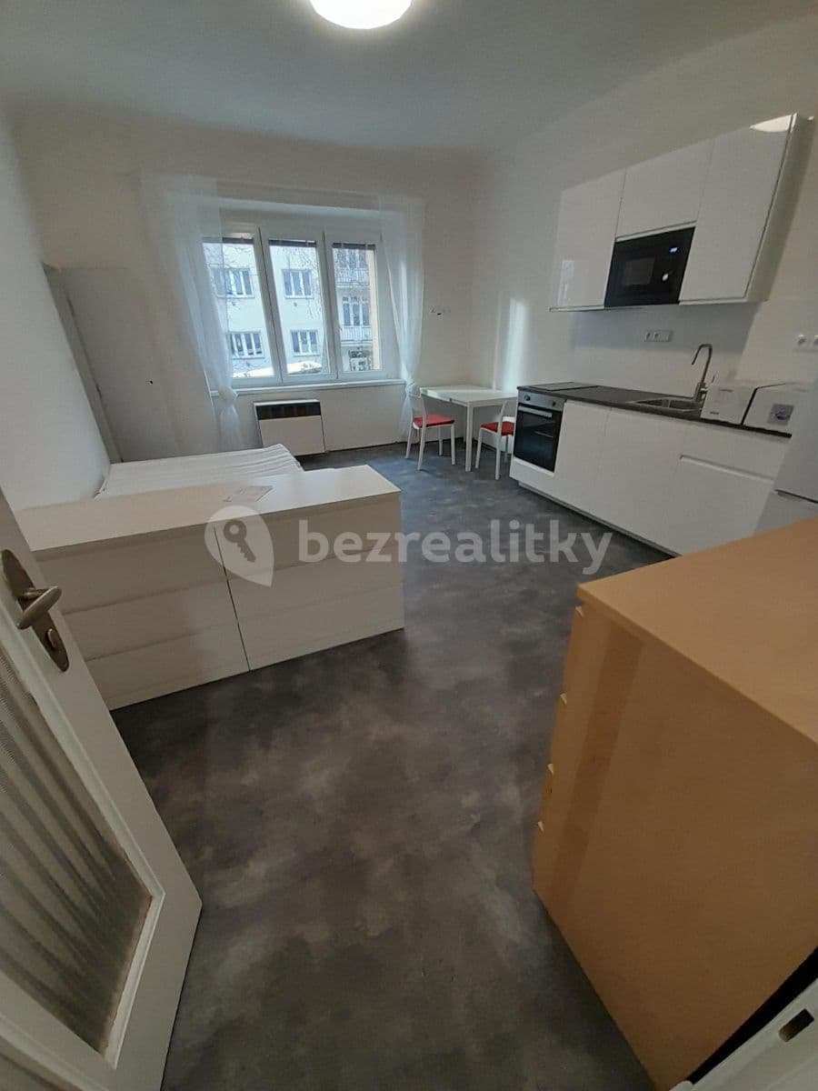 Prenájom bytu 1-izbový 30 m², Počátecká, Praha, Praha Prenájom bytu 1-izbový 30 m², Počátecká, Praha, Praha