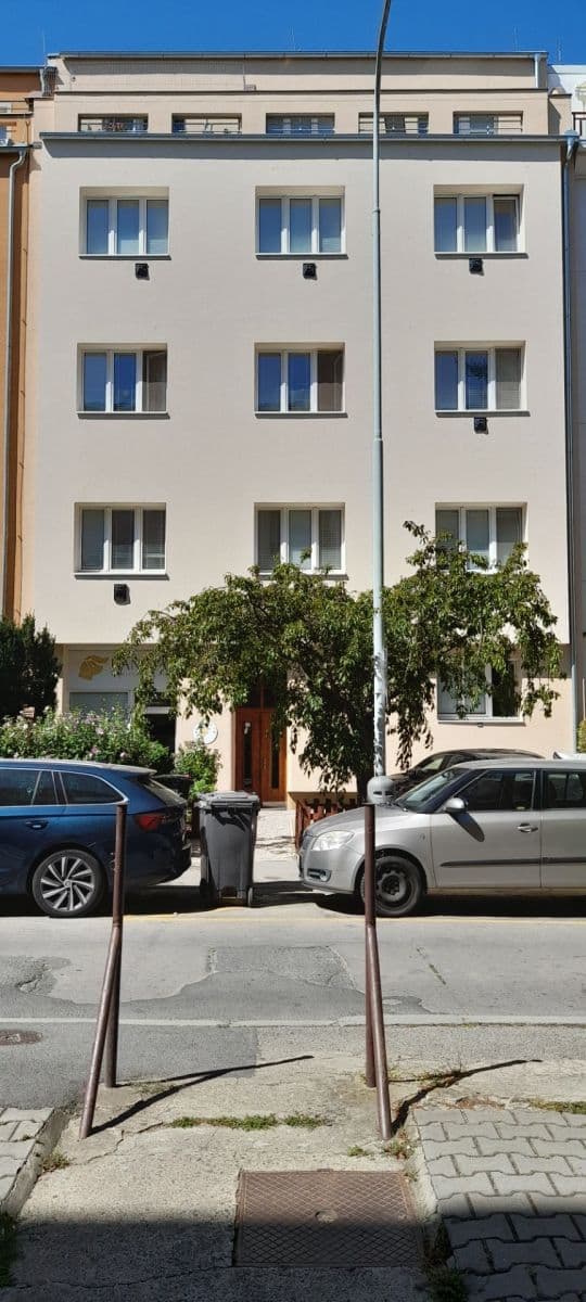 Prenájom bytu 1-izbový 30 m², Počátecká, Praha, Praha Prenájom bytu 1-izbový 30 m², Počátecká, Praha, Praha