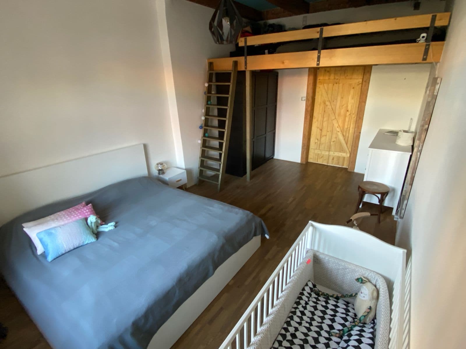 Prenájom bytu 2-izbový 52 m², U Uranie, Praha, Praha Prenájom bytu 2-izbový 52 m², U Uranie, Praha, Praha