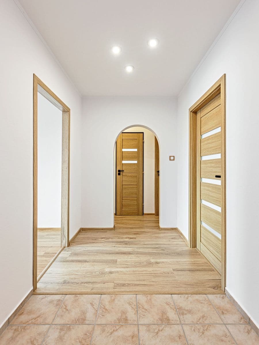 Prenájom bytu 3-izbový 78 m², F. L. Čelakovského, Jablonec nad Nisou, Liberecký kraj Prenájom bytu 3-izbový 78 m², F. L. Čelakovského, Jablonec nad Nisou, Liberecký kraj