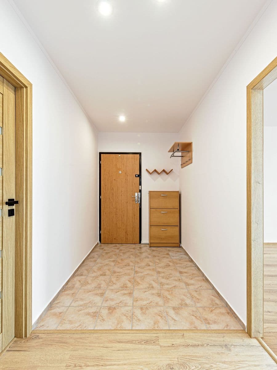 Prenájom bytu 3-izbový 78 m², F. L. Čelakovského, Jablonec nad Nisou, Liberecký kraj Prenájom bytu 3-izbový 78 m², F. L. Čelakovského, Jablonec nad Nisou, Liberecký kraj