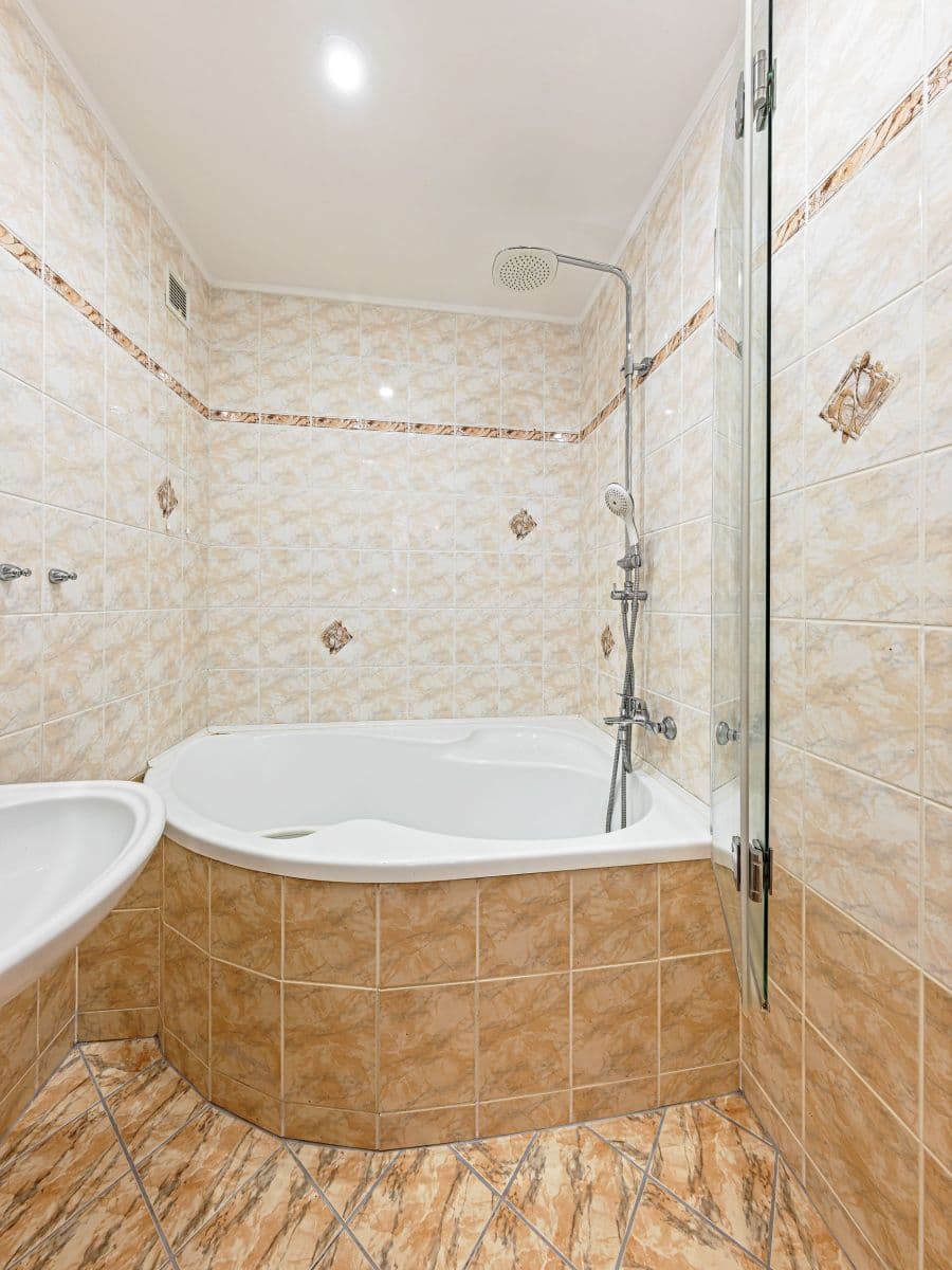 Prenájom bytu 3-izbový 78 m², F. L. Čelakovského, Jablonec nad Nisou, Liberecký kraj Prenájom bytu 3-izbový 78 m², F. L. Čelakovského, Jablonec nad Nisou, Liberecký kraj