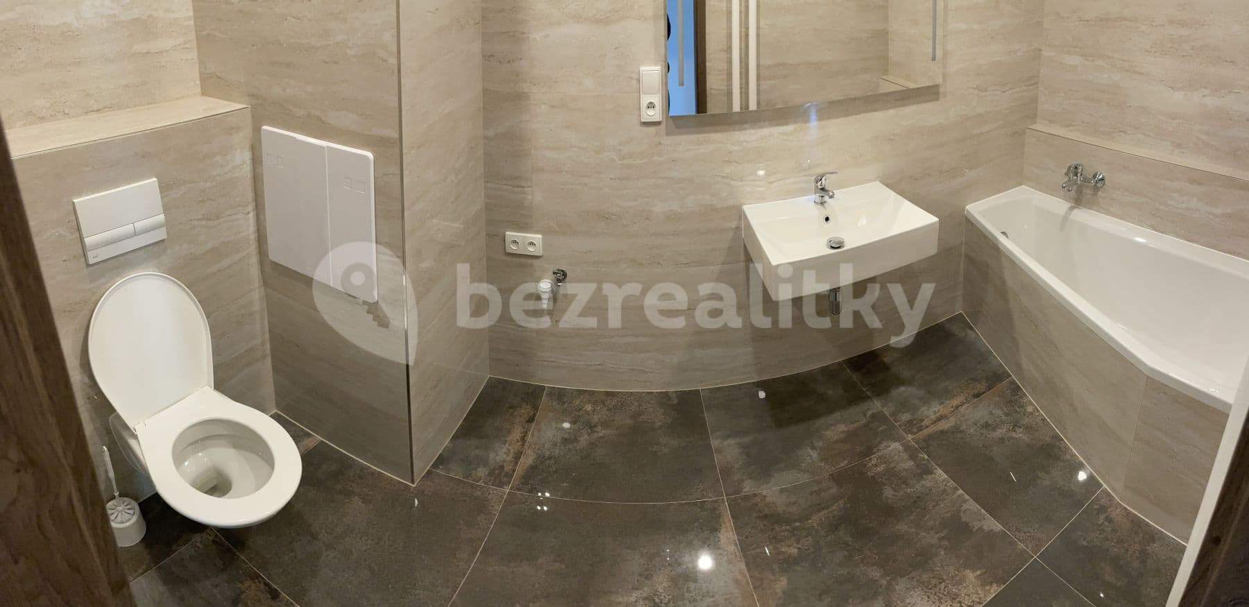 Prenájom bytu 2-izbový 45 m², Buzulucká, Teplice, Ústecký kraj Prenájom bytu 2-izbový 45 m², Buzulucká, Teplice, Ústecký kraj