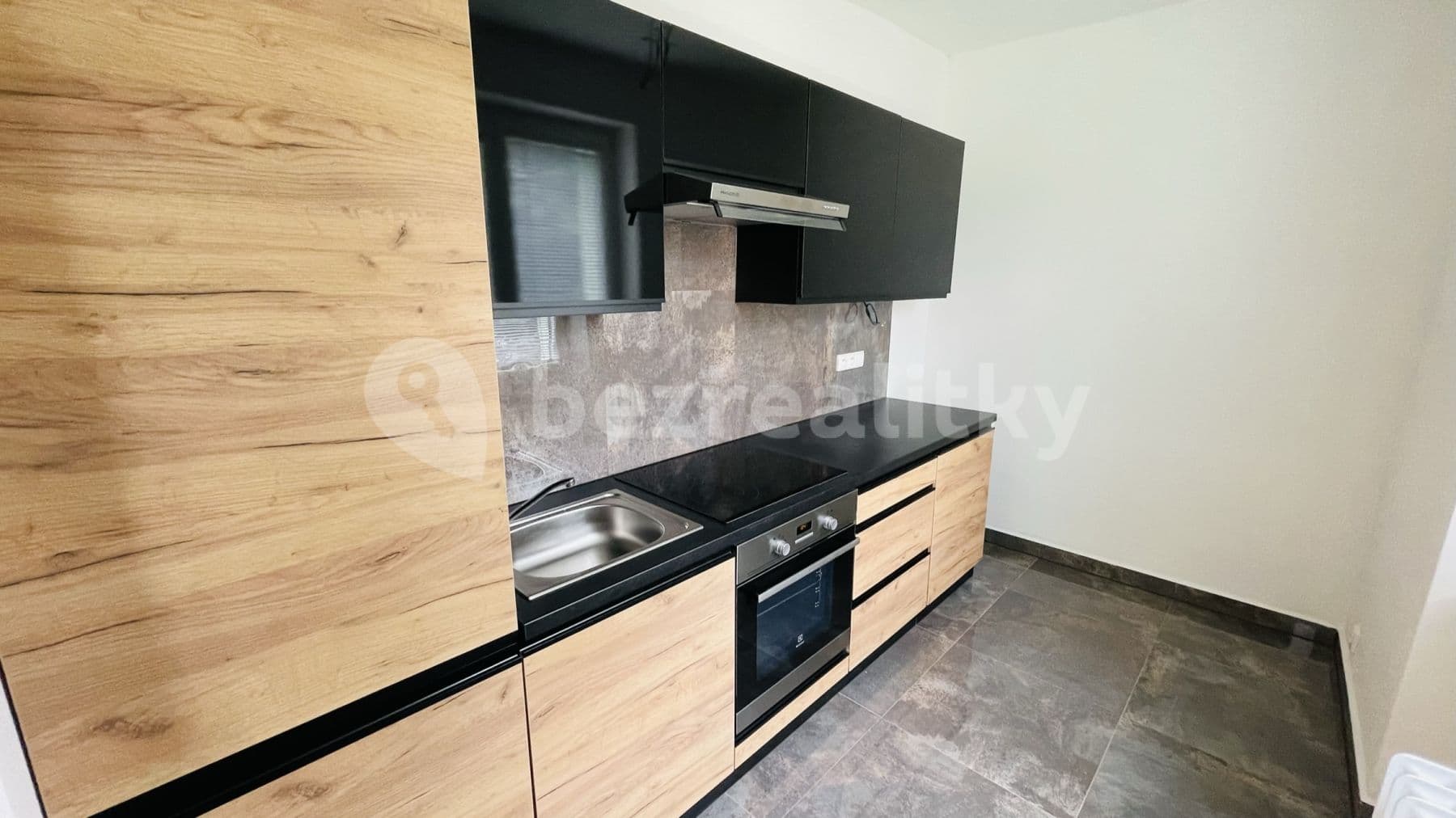 Prenájom bytu 2-izbový 45 m², Buzulucká, Teplice, Ústecký kraj Prenájom bytu 2-izbový 45 m², Buzulucká, Teplice, Ústecký kraj