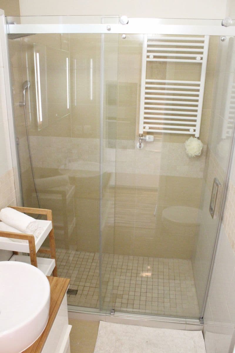 Prenájom bytu 1-izbový 40 m², Sportovní, Praha, Praha Prenájom bytu 1-izbový 40 m², Sportovní, Praha, Praha